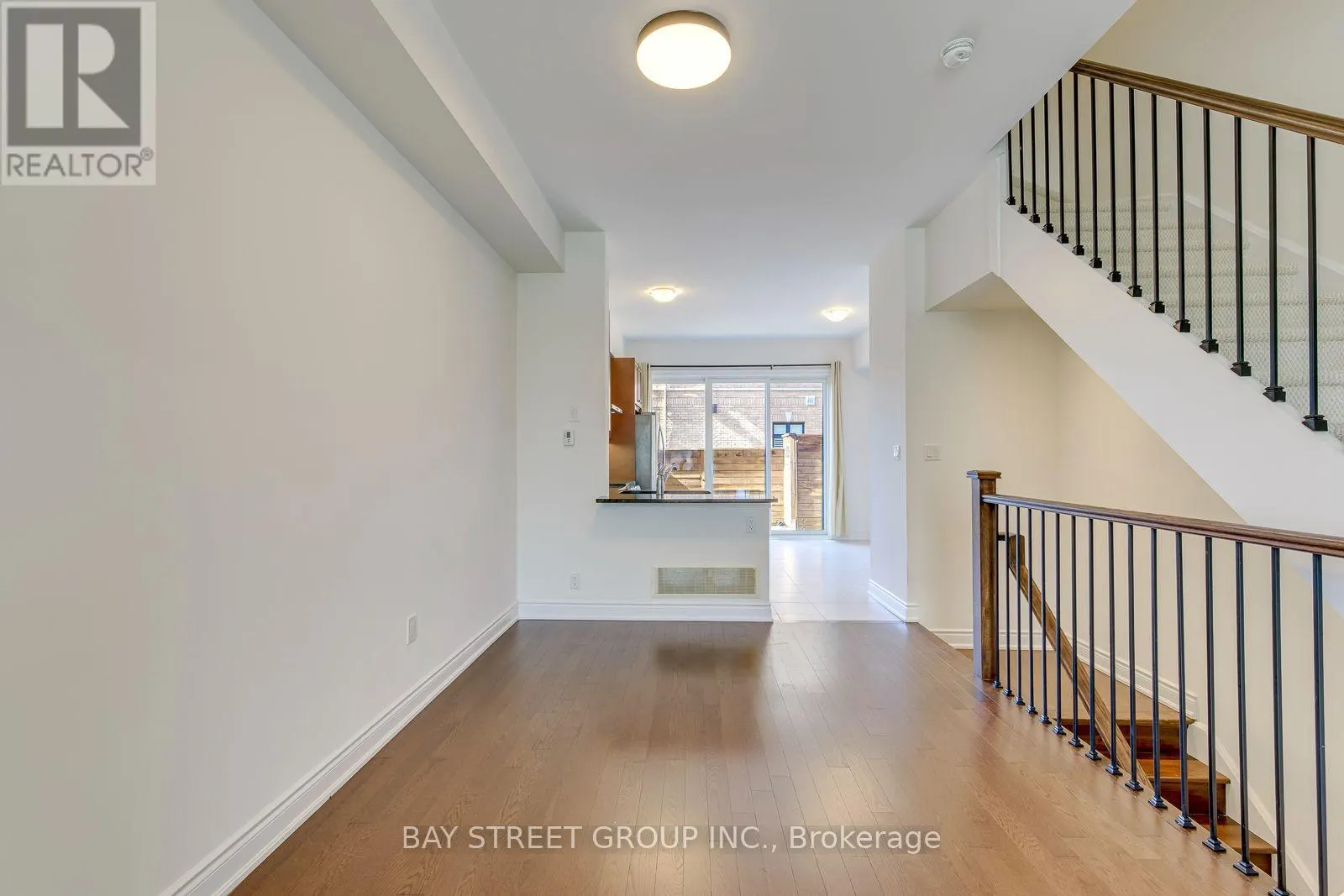 #14 - 2172 TRAFALGAR ROAD