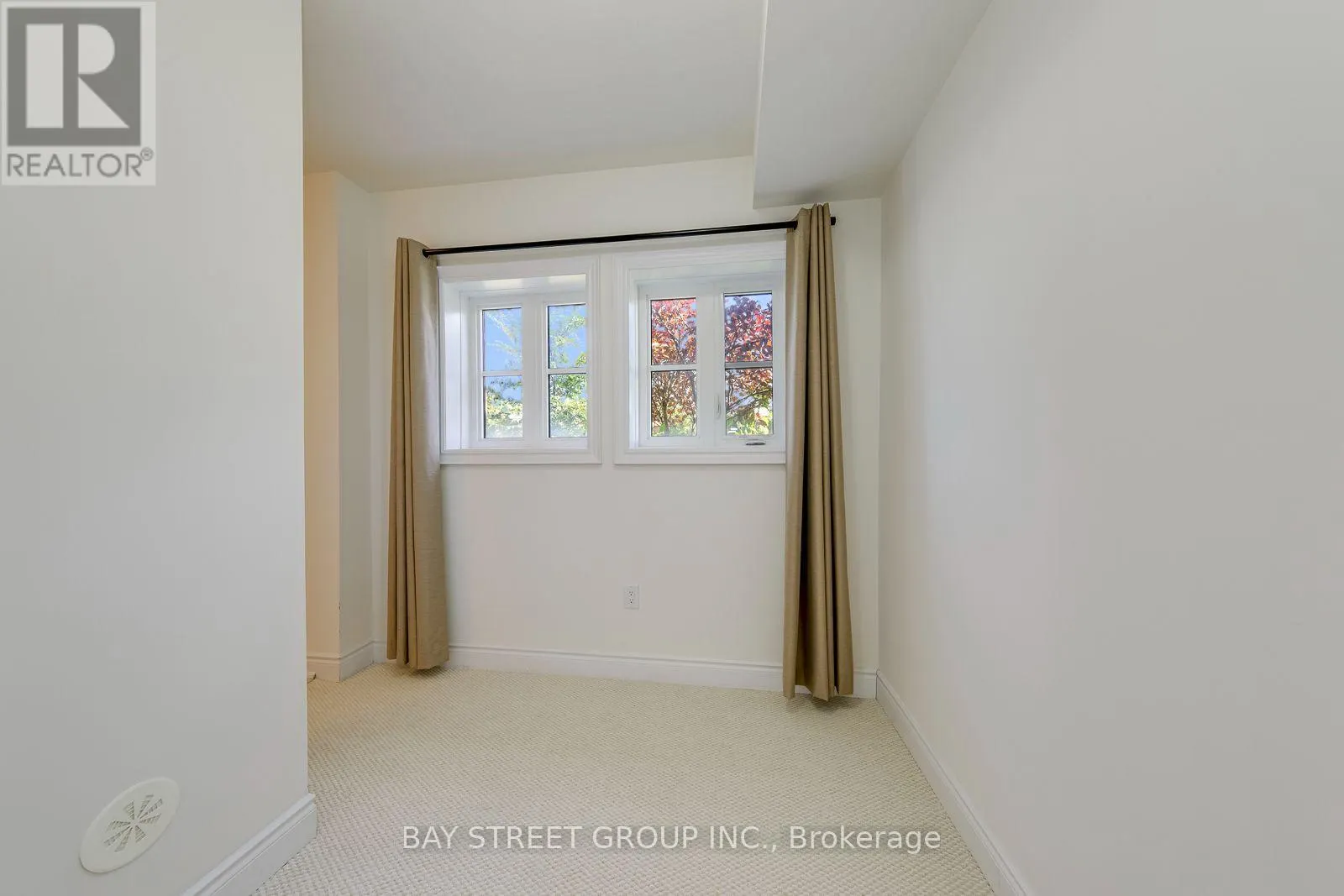 #14 - 2172 TRAFALGAR ROAD