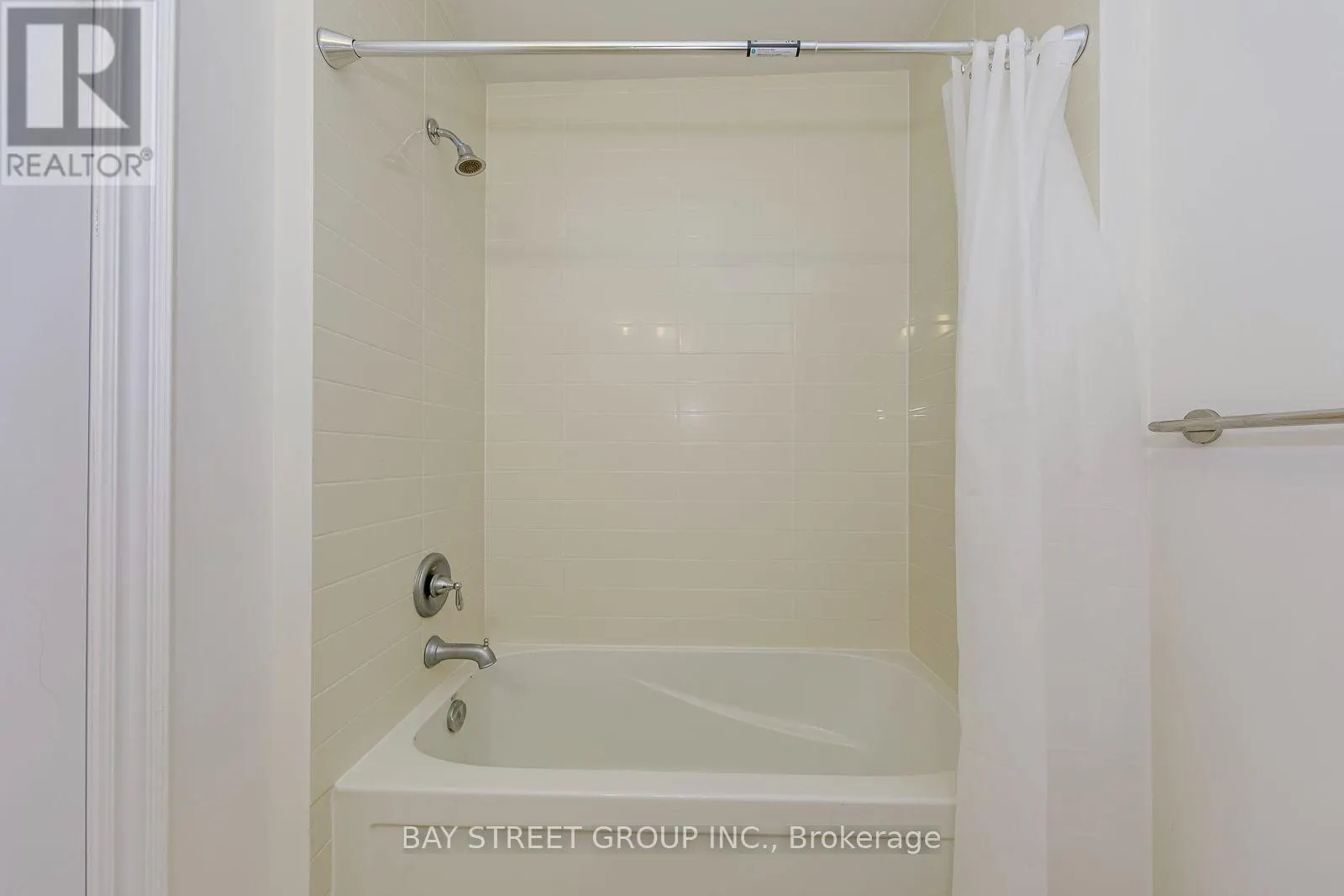 #14 - 2172 TRAFALGAR ROAD