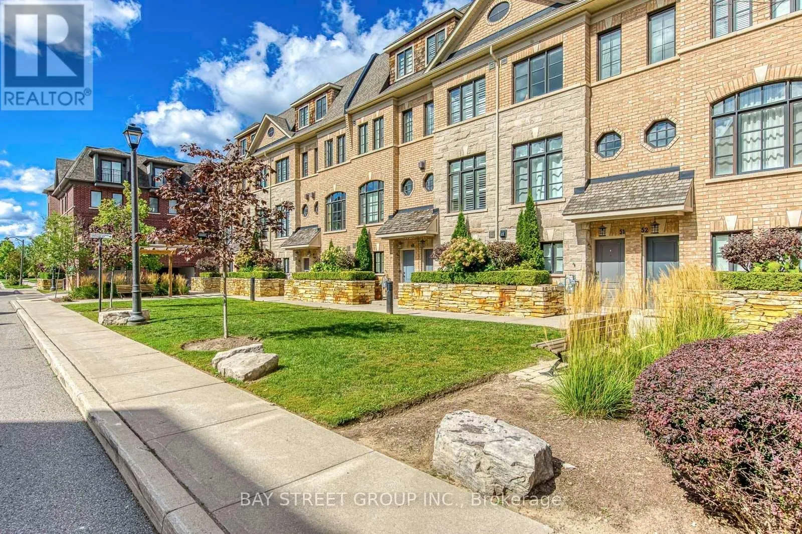 #14 - 2172 TRAFALGAR ROAD