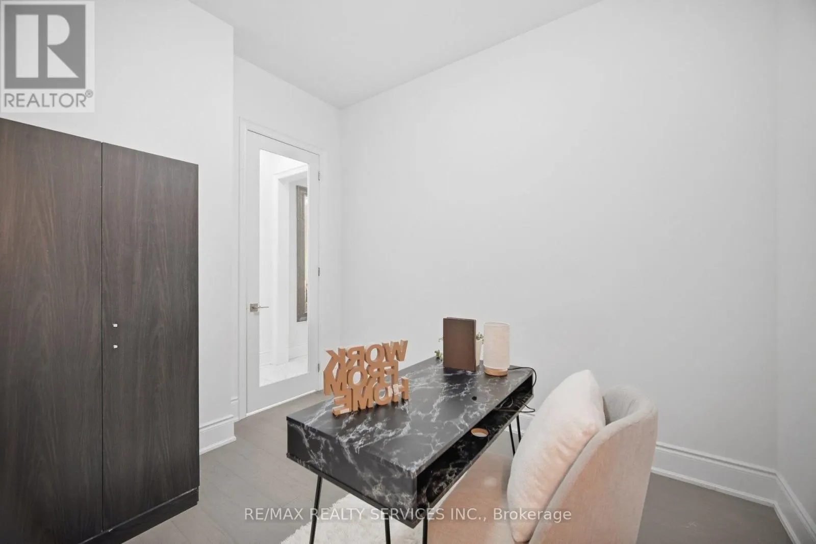70 ROYAL FERN CRESCENT