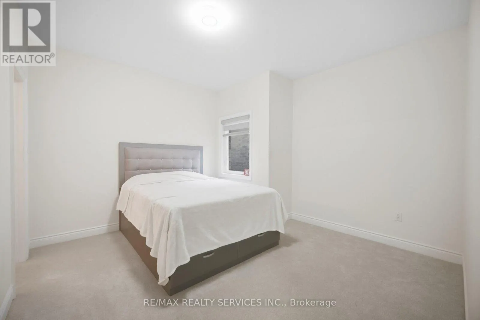 70 ROYAL FERN CRESCENT