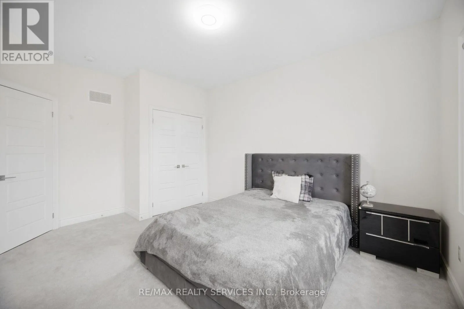 70 ROYAL FERN CRESCENT