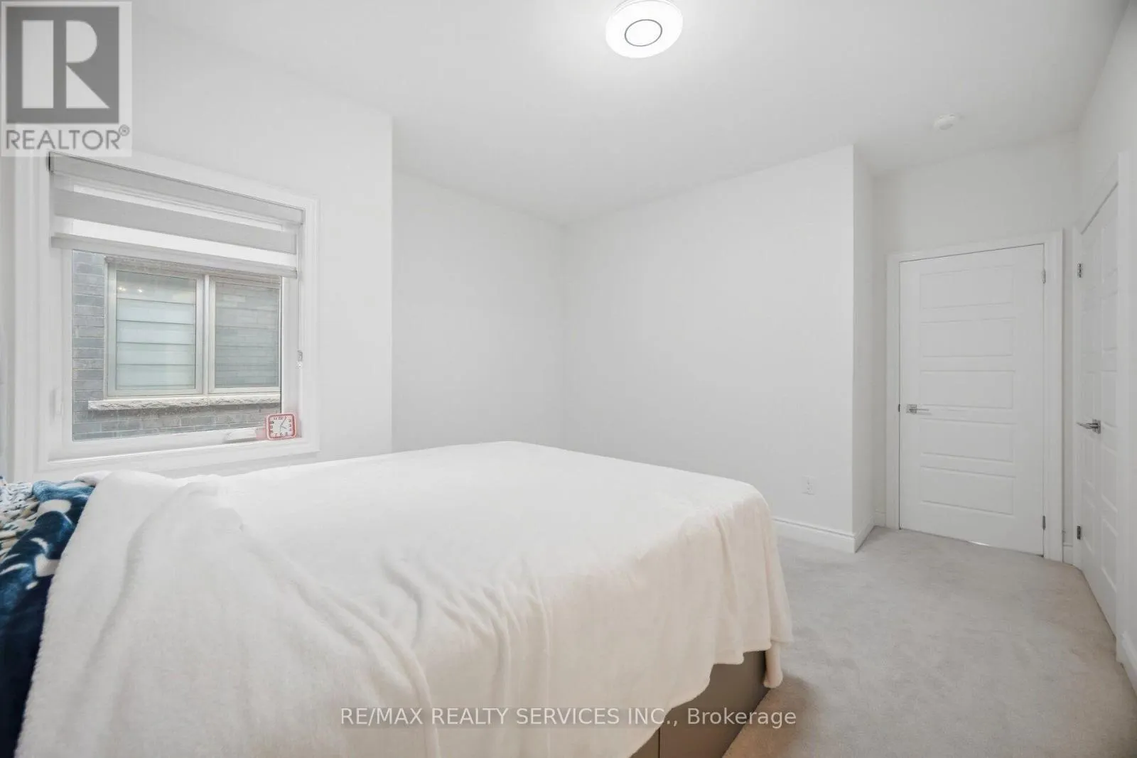 70 ROYAL FERN CRESCENT