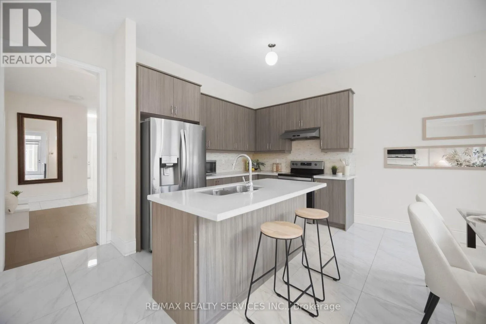 70 ROYAL FERN CRESCENT