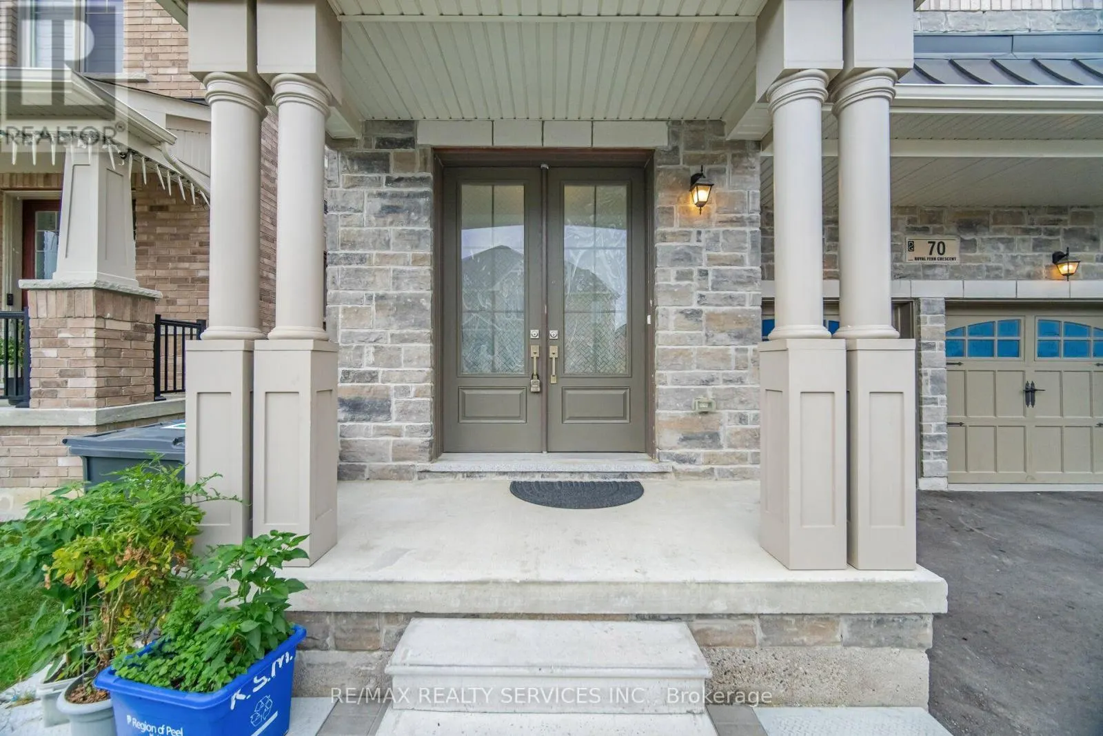 70 ROYAL FERN CRESCENT