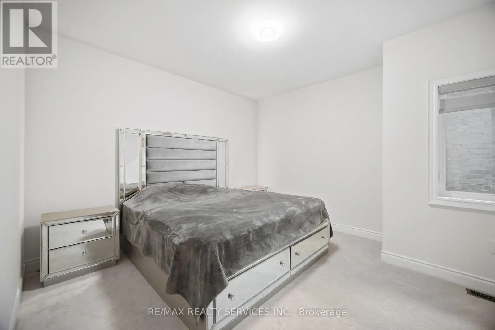 70 ROYAL FERN CRESCENT
