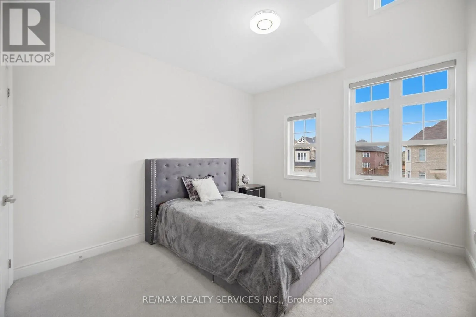 70 ROYAL FERN CRESCENT