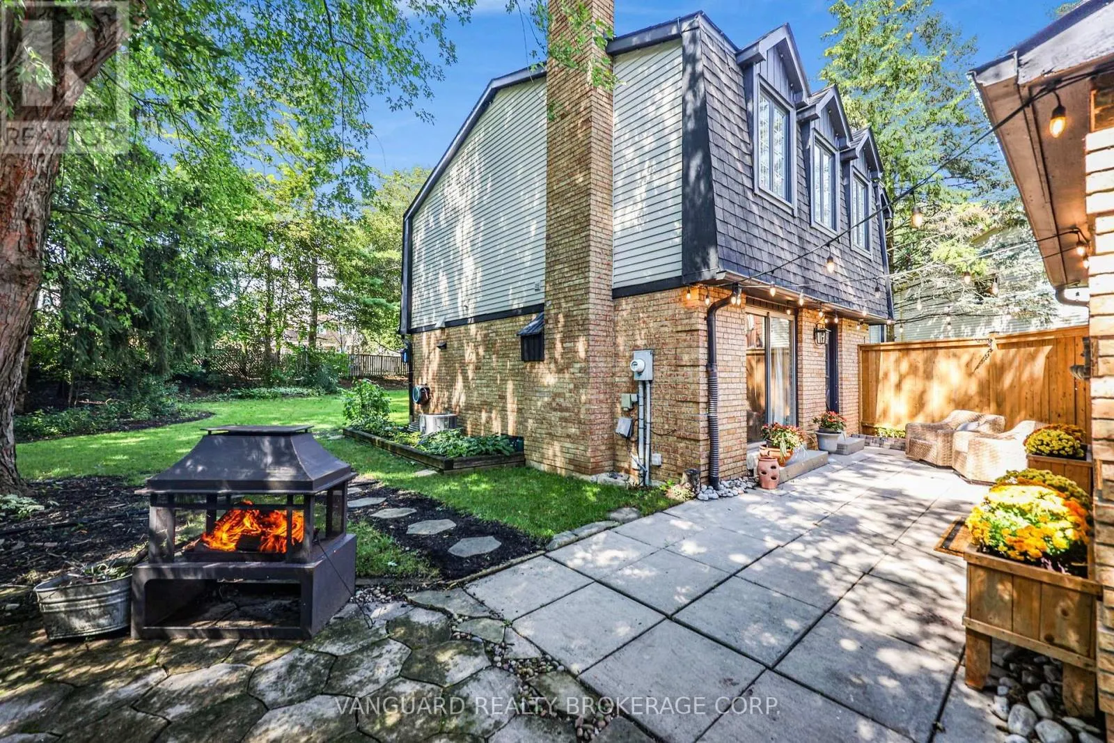 336 DINGLE COURT