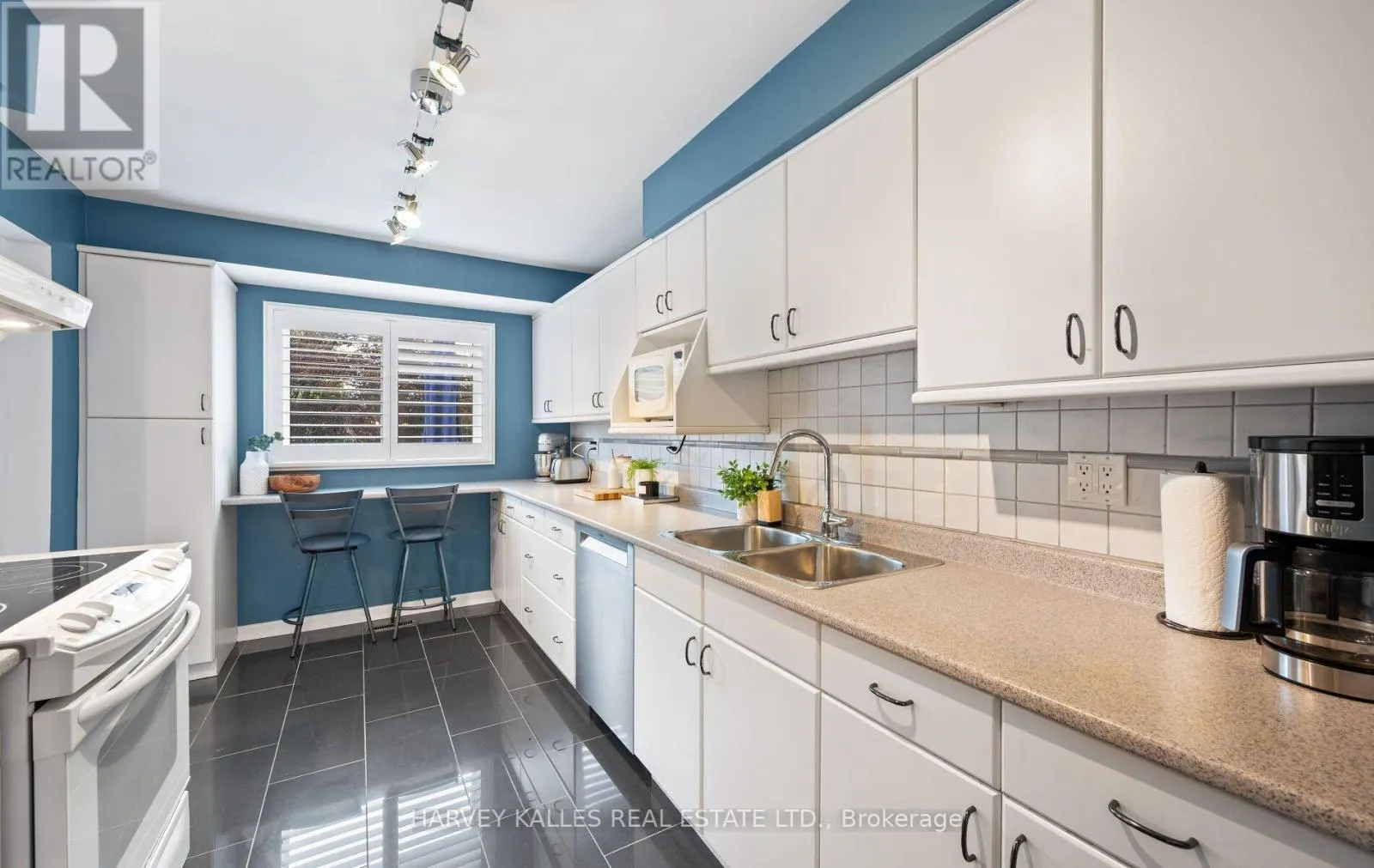 143 KINGSVIEW DRIVE