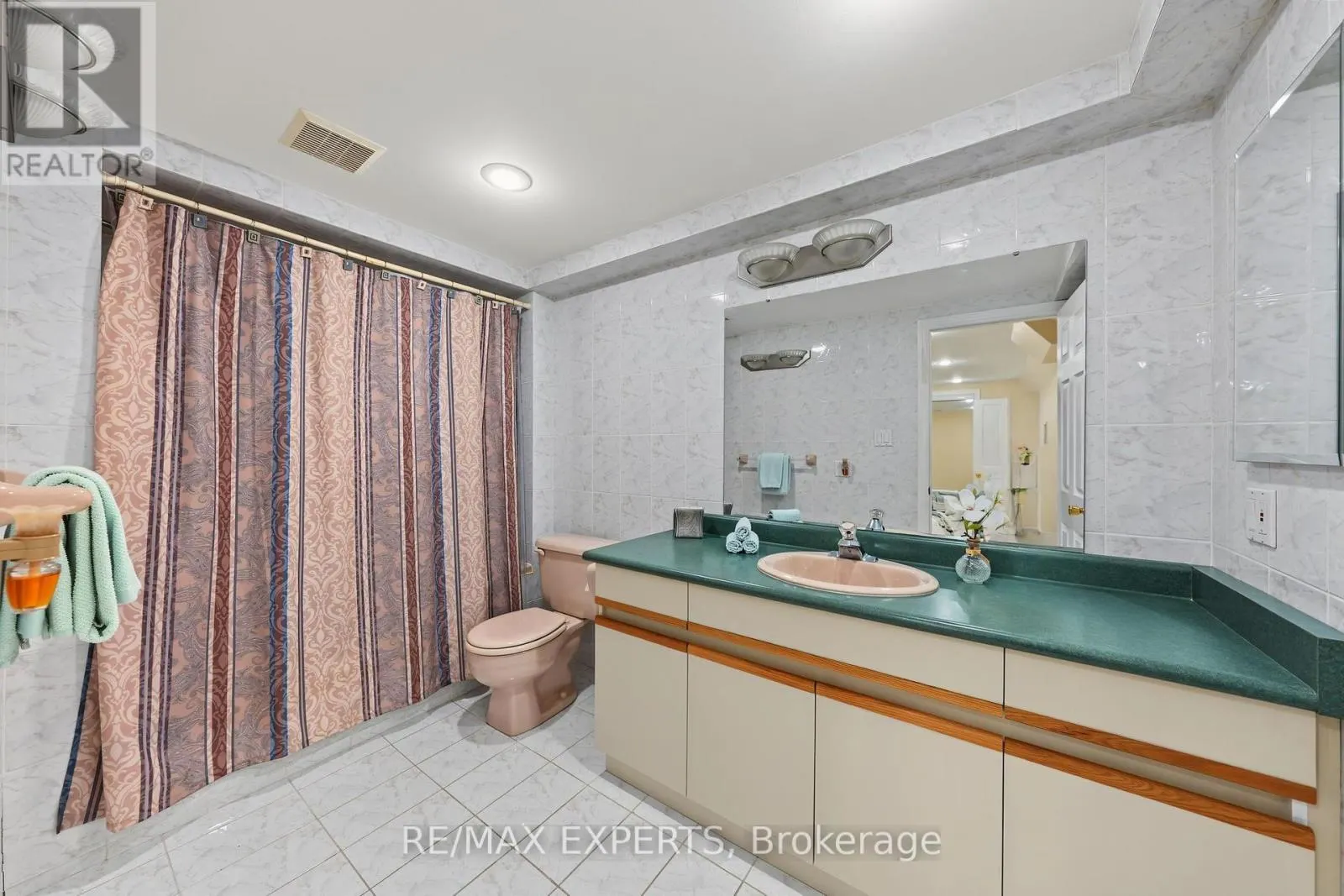 52 WESTCHESTER BOULEVARD