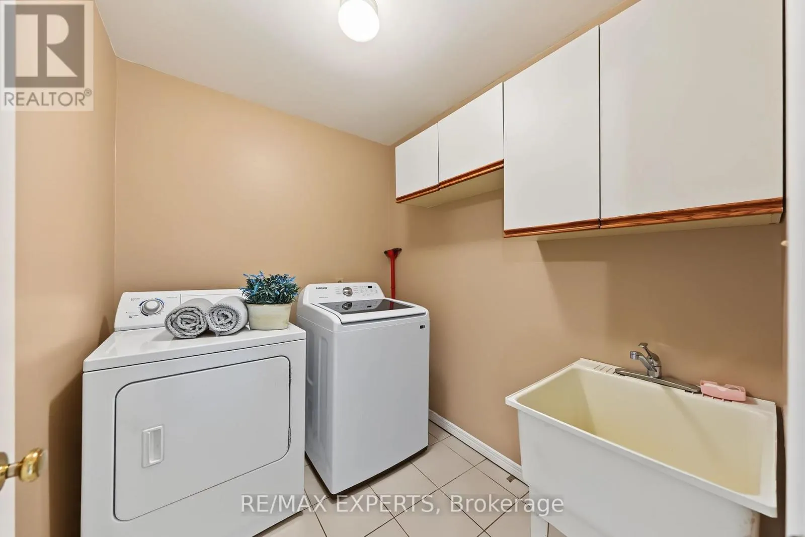 52 WESTCHESTER BOULEVARD