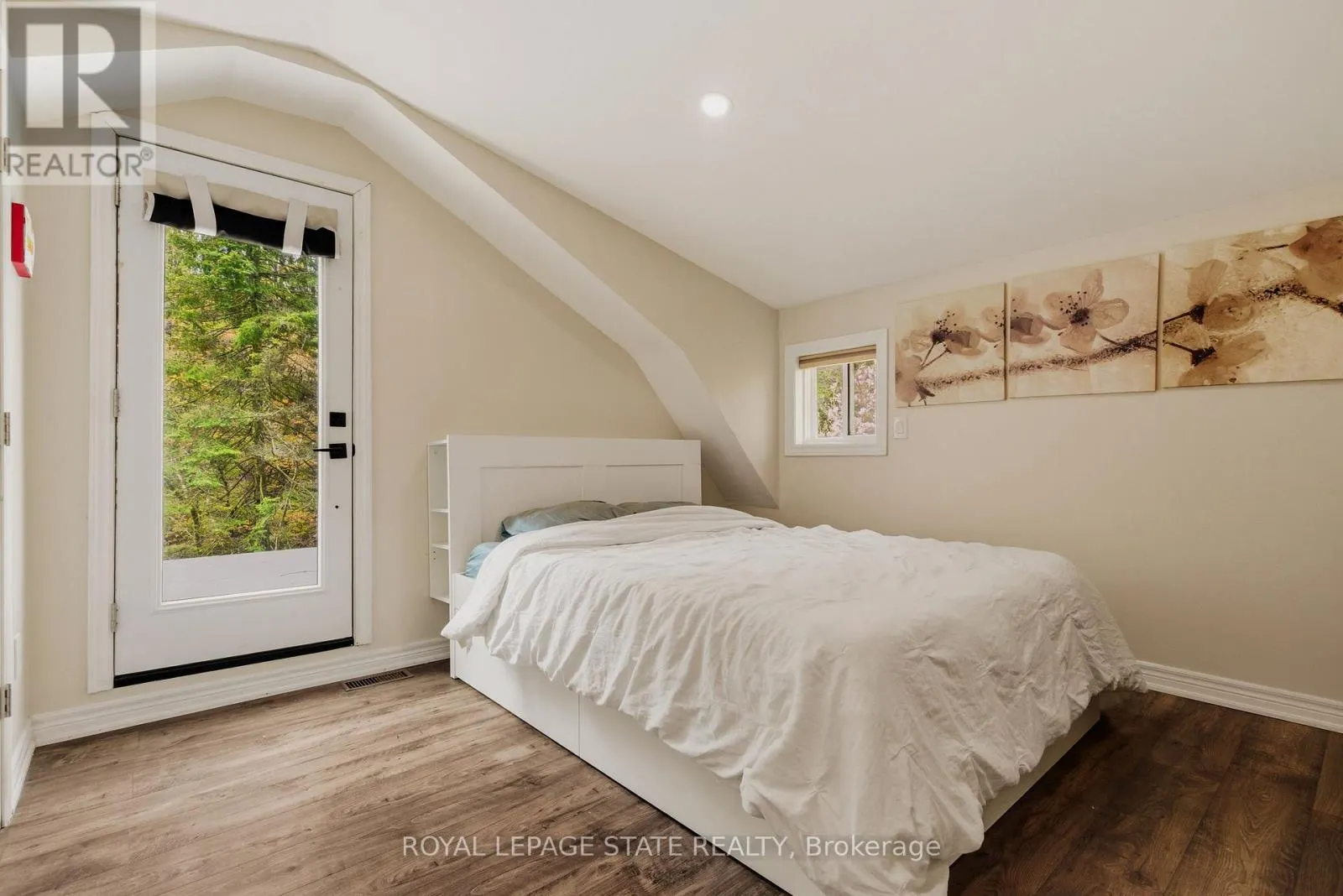 1262 HIDDEN VALLEY ROAD