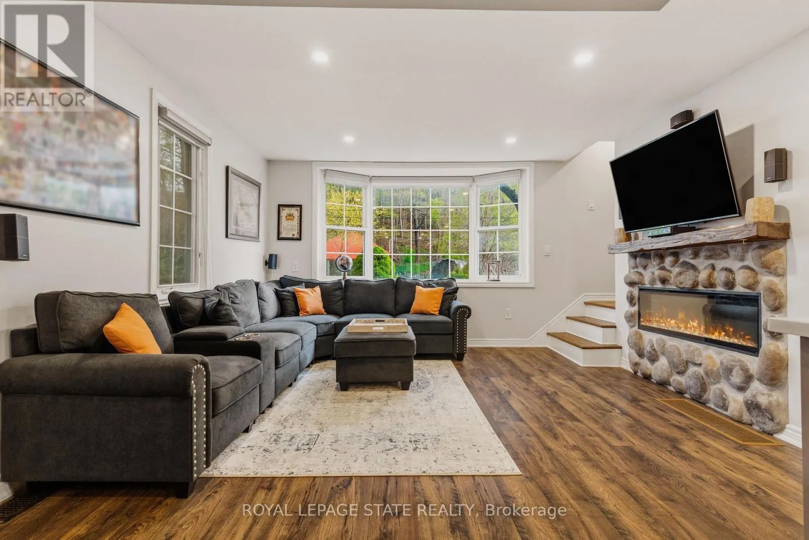 1262 HIDDEN VALLEY ROAD