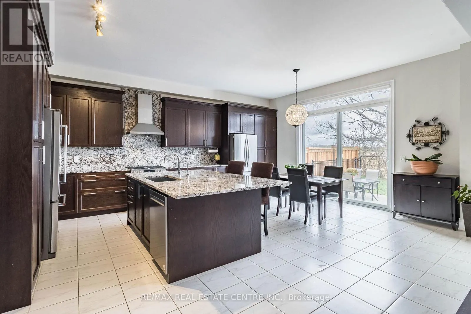 35 ARTHUR GRIFFIN CRESCENT