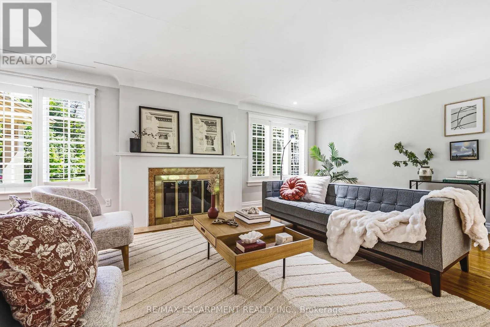 7 COLONIAL CRESCENT