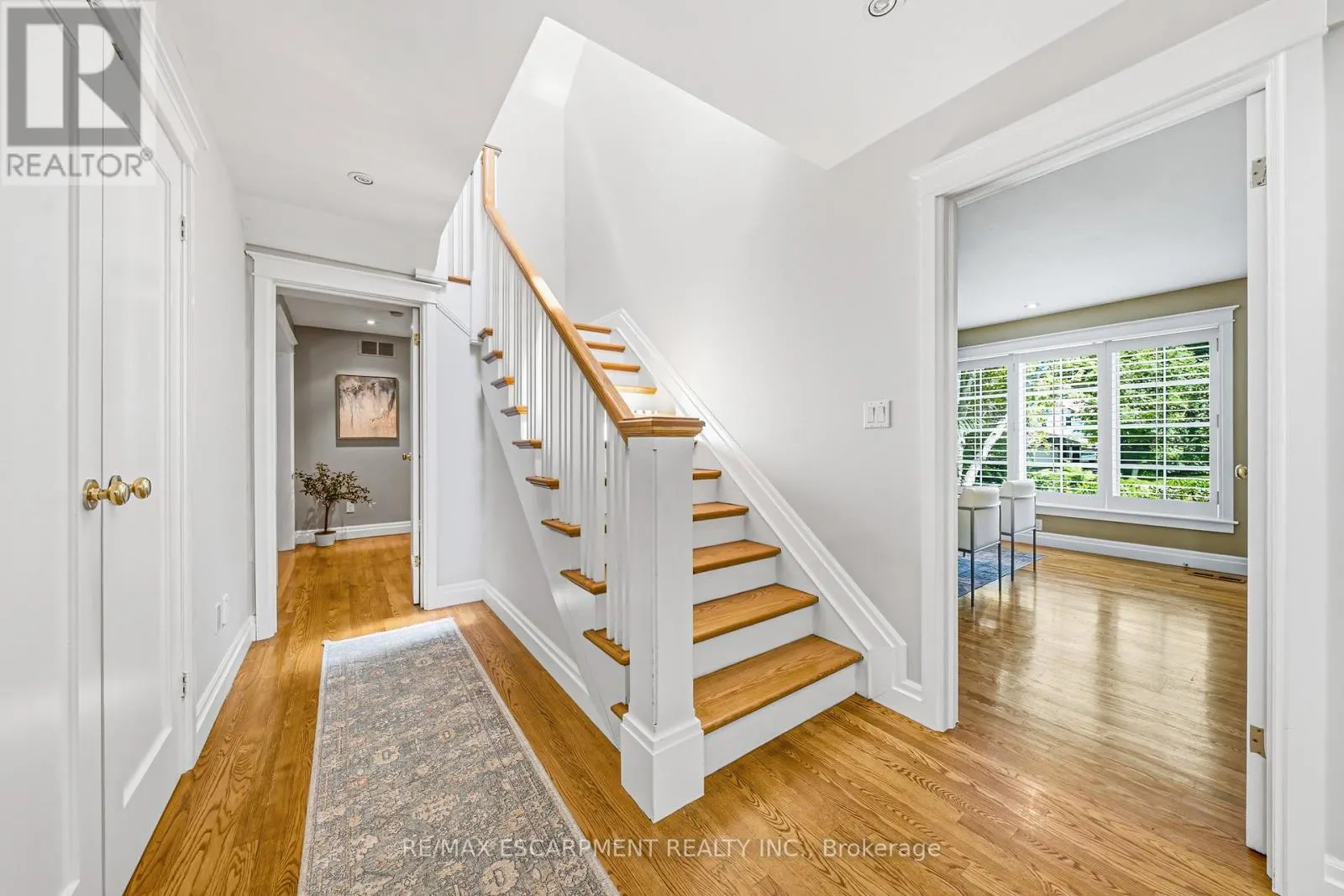 7 COLONIAL CRESCENT