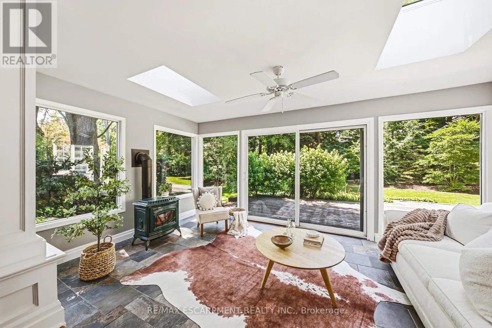 7 COLONIAL CRESCENT