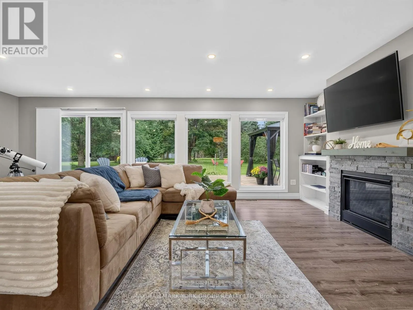 21 BIRCHVIEW DRIVE