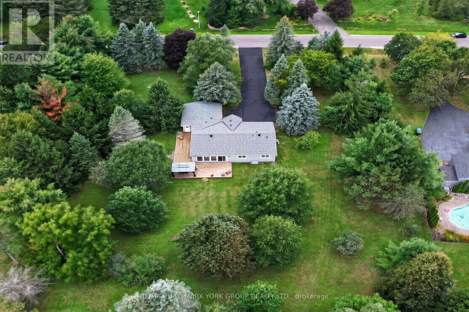 21 BIRCHVIEW DRIVE
