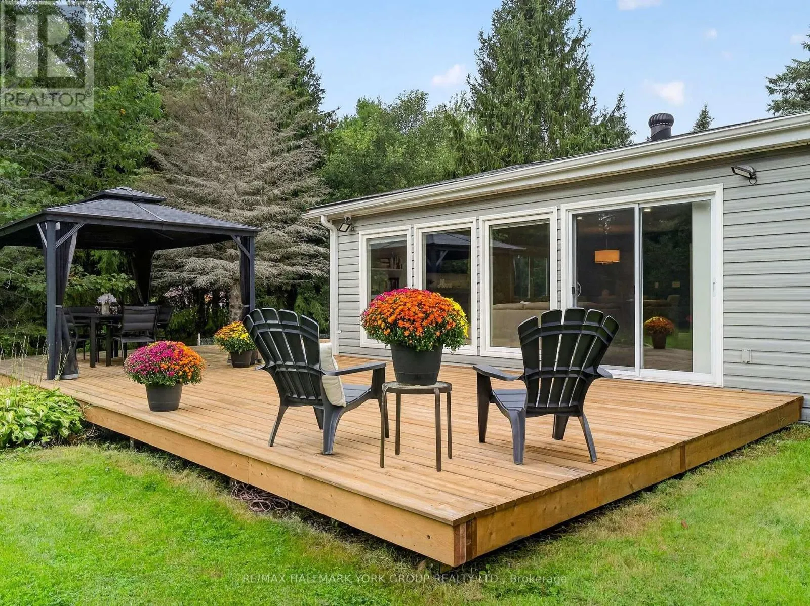21 BIRCHVIEW DRIVE