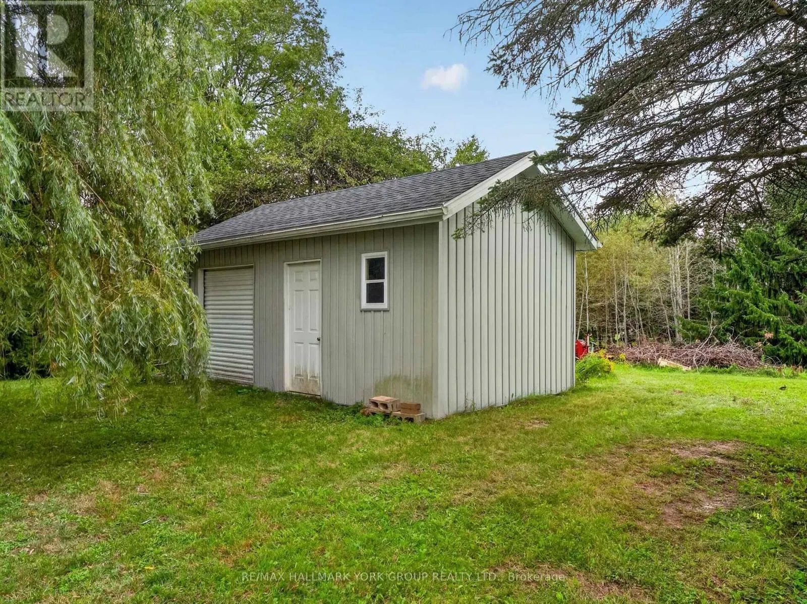 21 BIRCHVIEW DRIVE