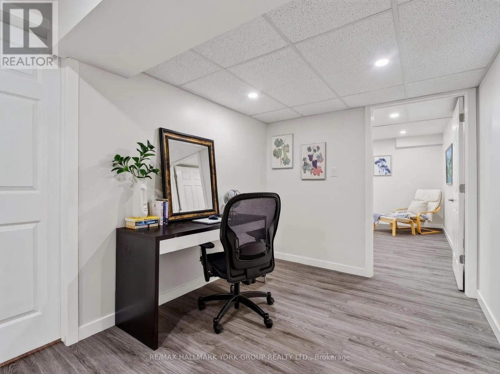 21 BIRCHVIEW DRIVE