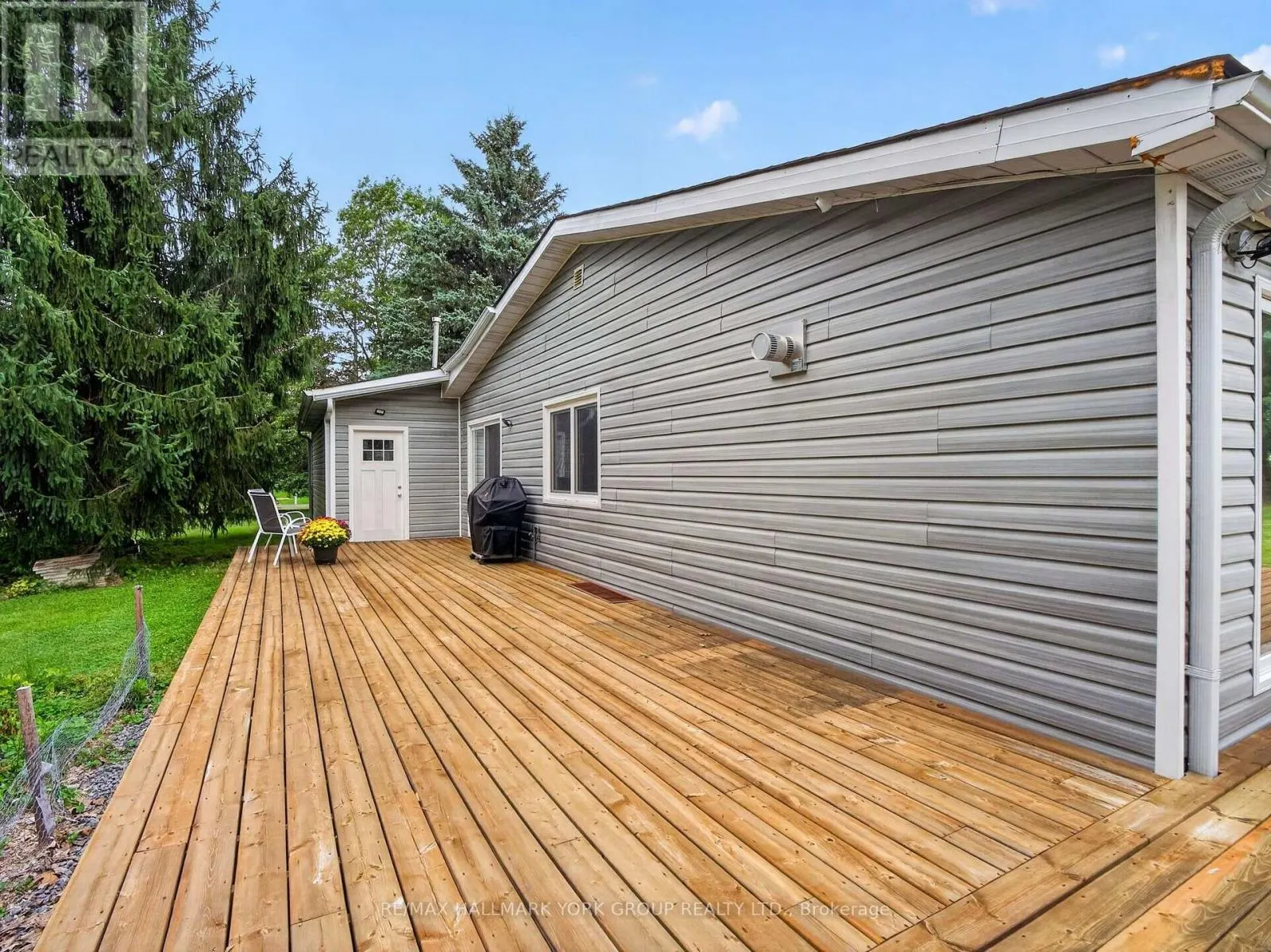 21 BIRCHVIEW DRIVE