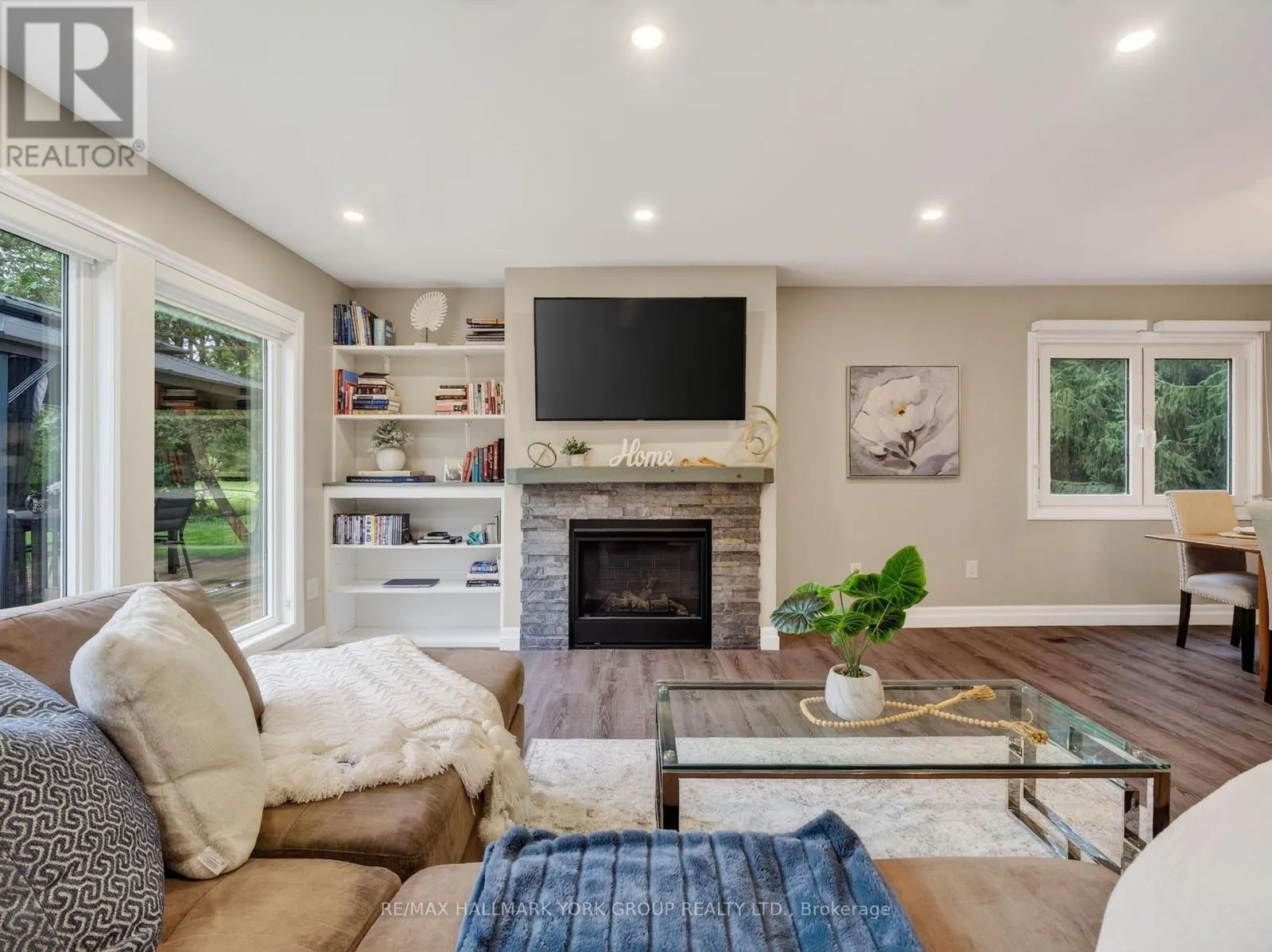 21 BIRCHVIEW DRIVE