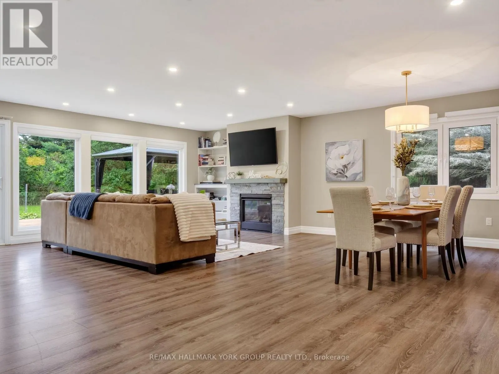 21 BIRCHVIEW DRIVE