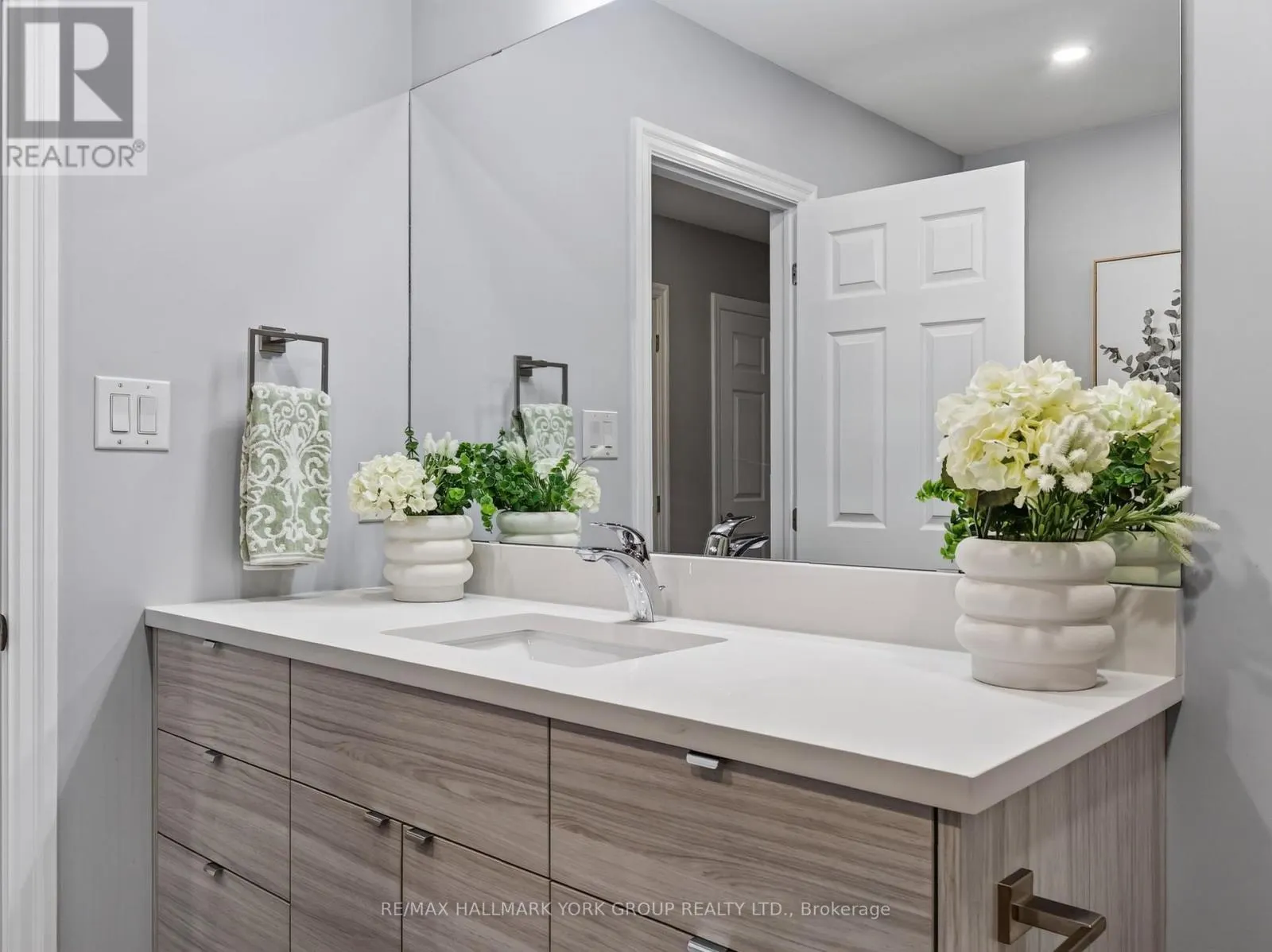 21 BIRCHVIEW DRIVE