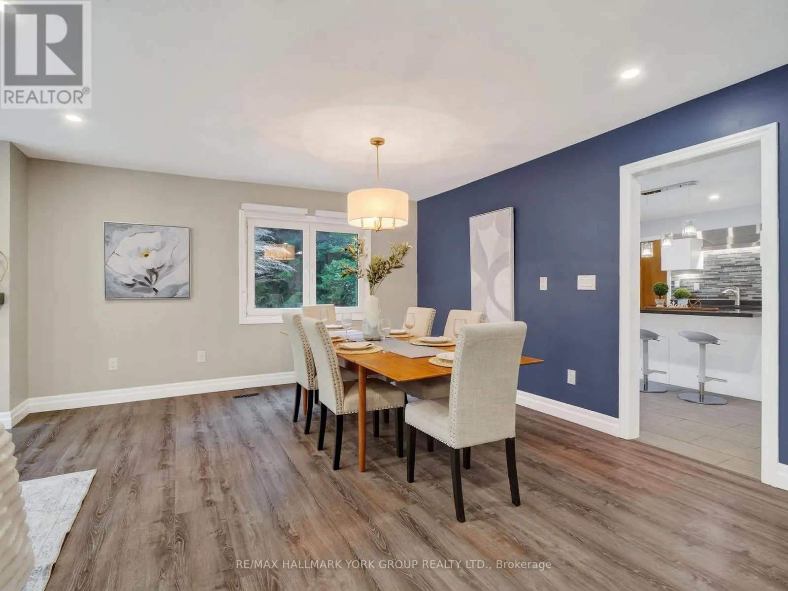 21 BIRCHVIEW DRIVE