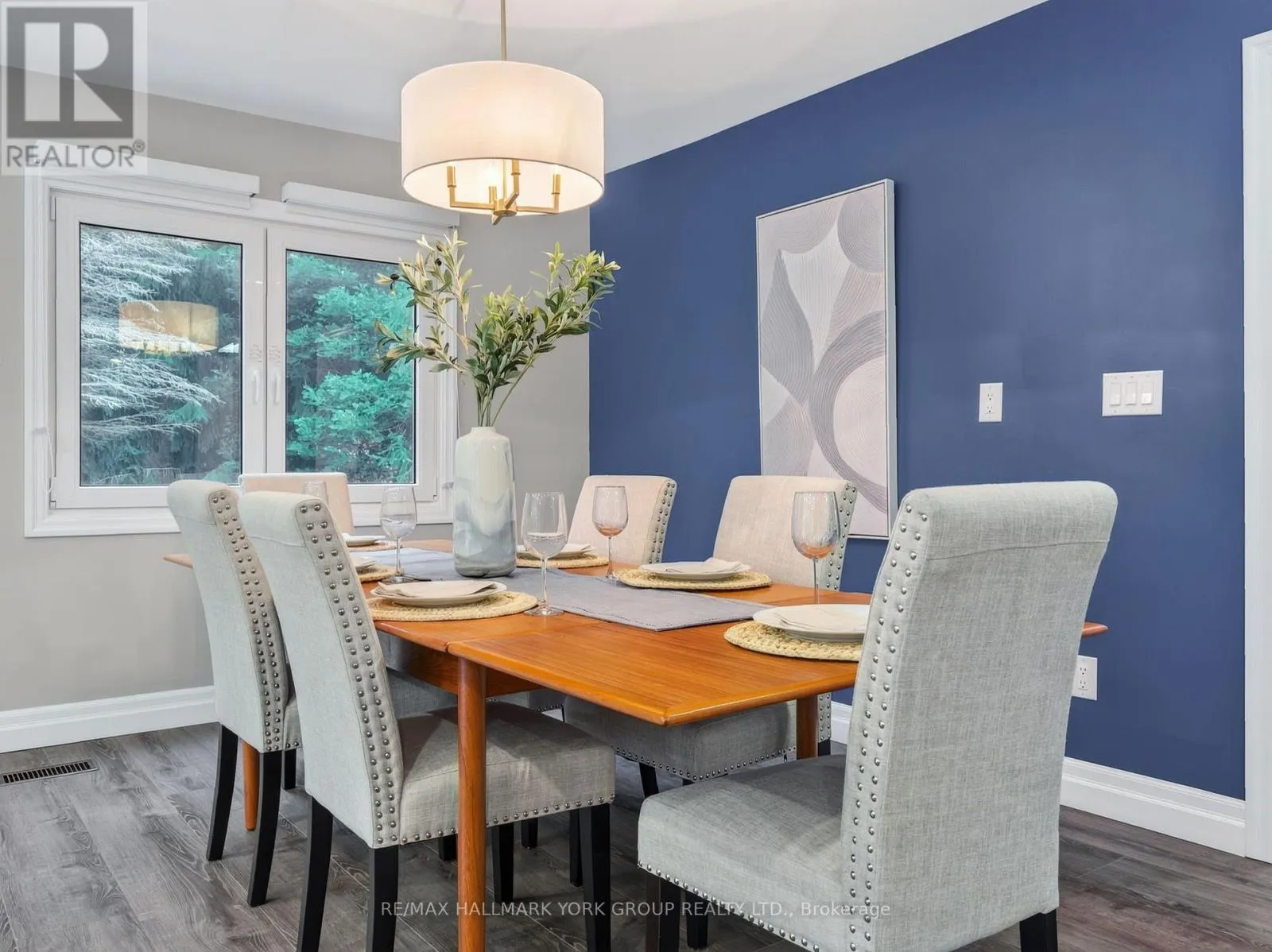 21 BIRCHVIEW DRIVE