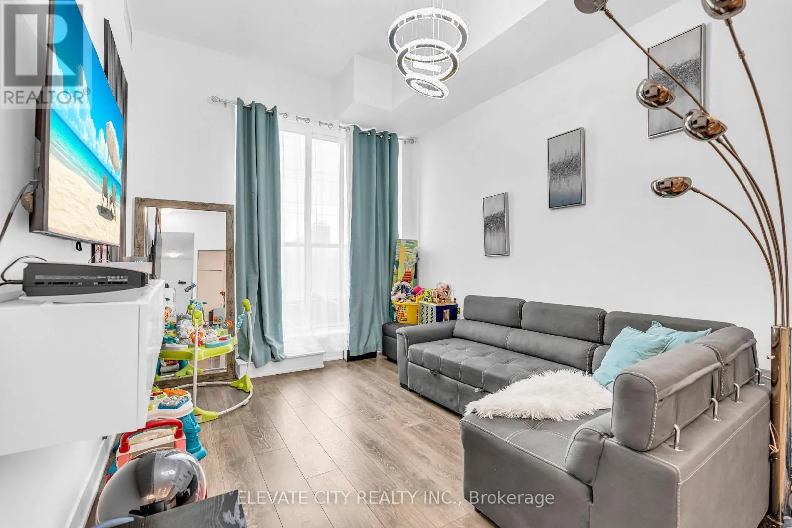 219 - 2489 TAUNTON ROAD