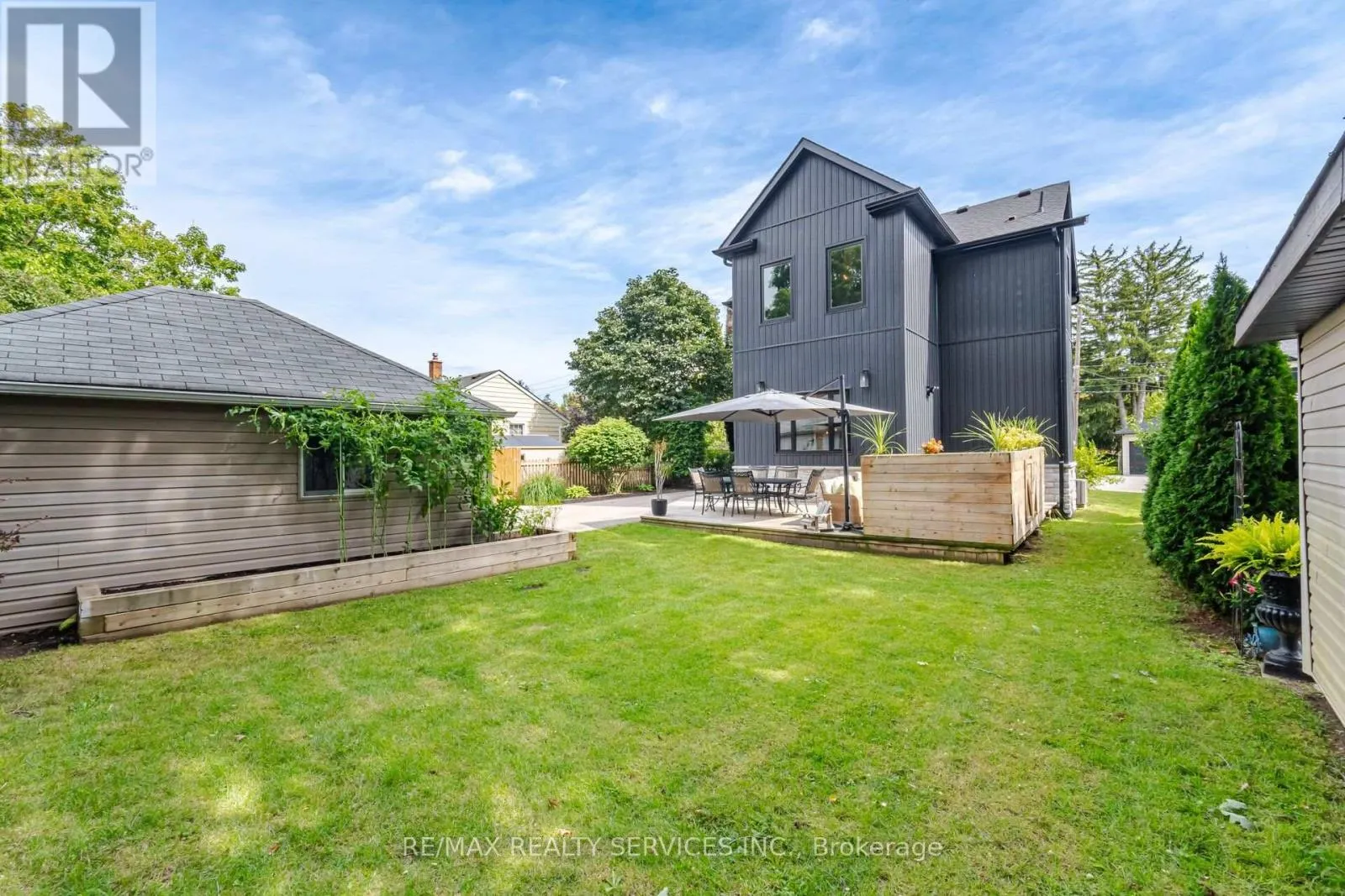 89 WILLOW STREET