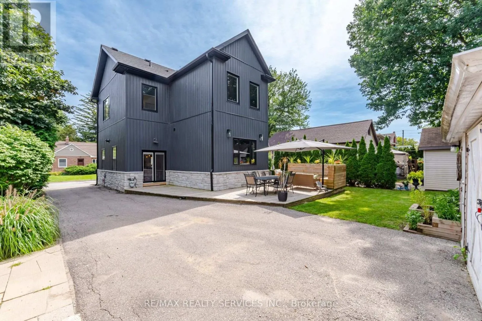 89 WILLOW STREET