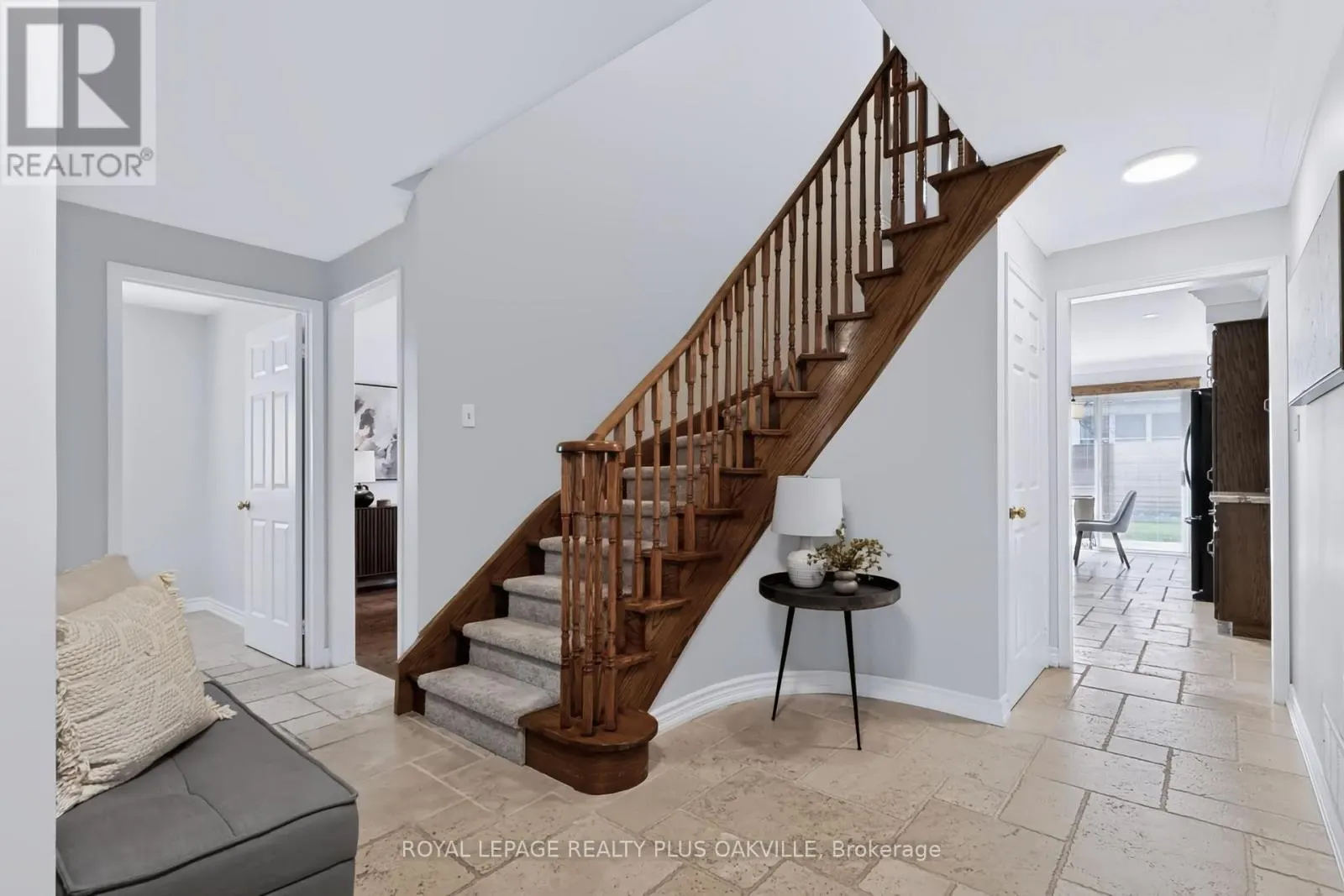 279 HICKORY CIRCLE
