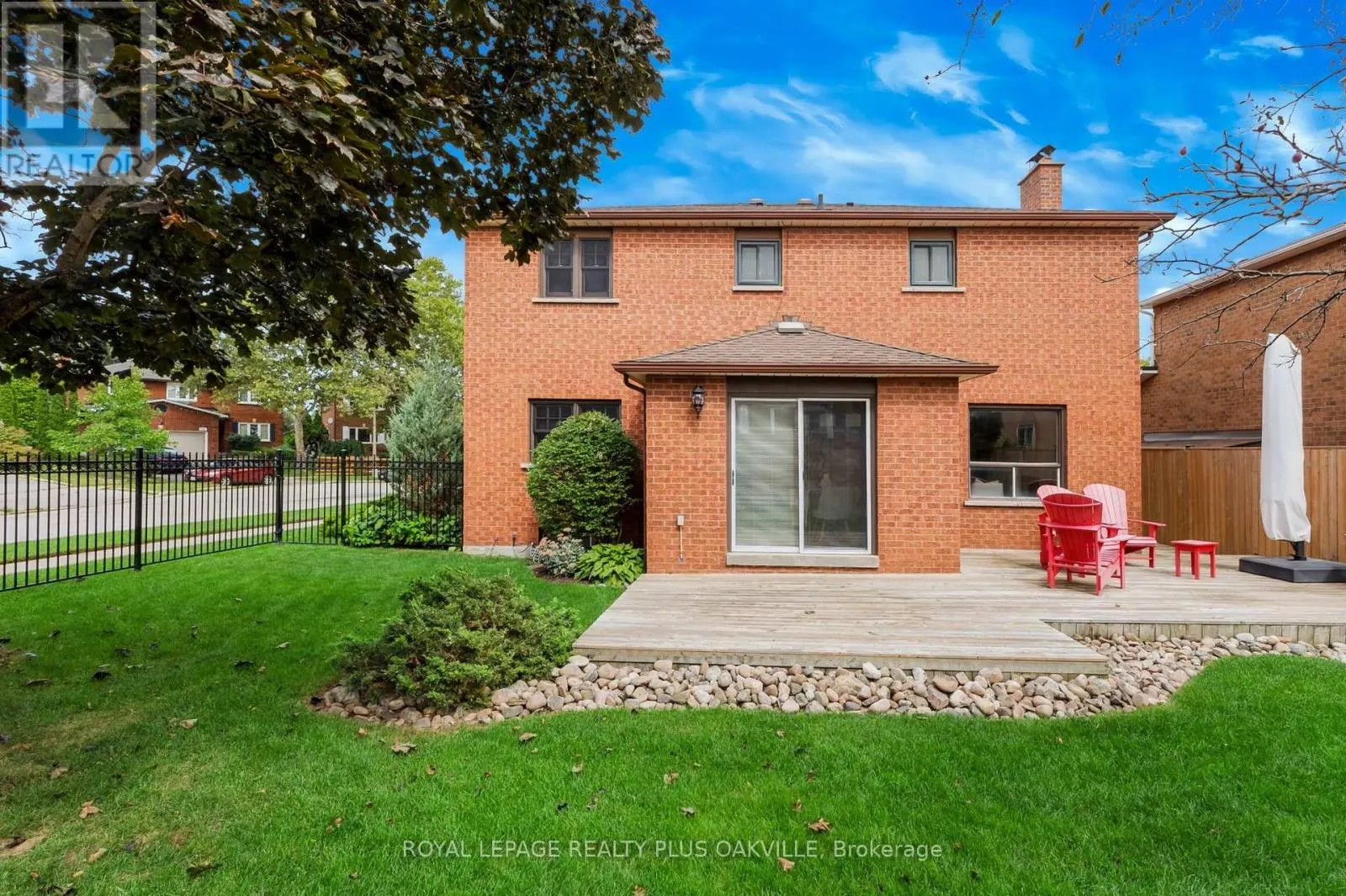 279 HICKORY CIRCLE