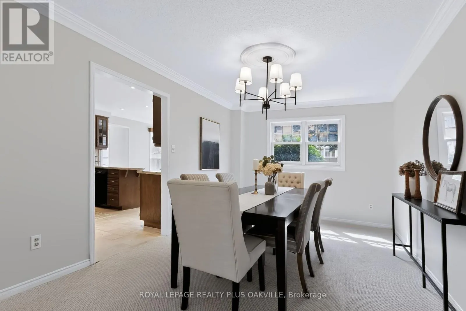 279 HICKORY CIRCLE