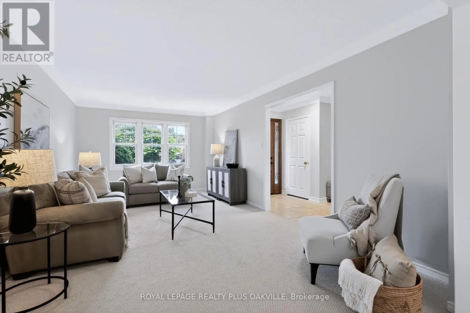 279 HICKORY CIRCLE