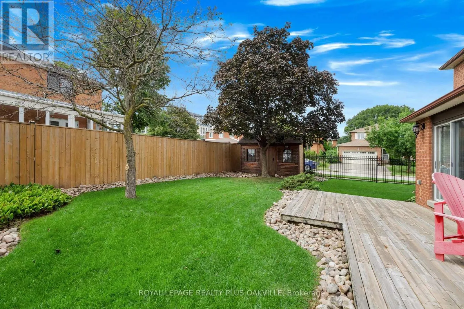 279 HICKORY CIRCLE