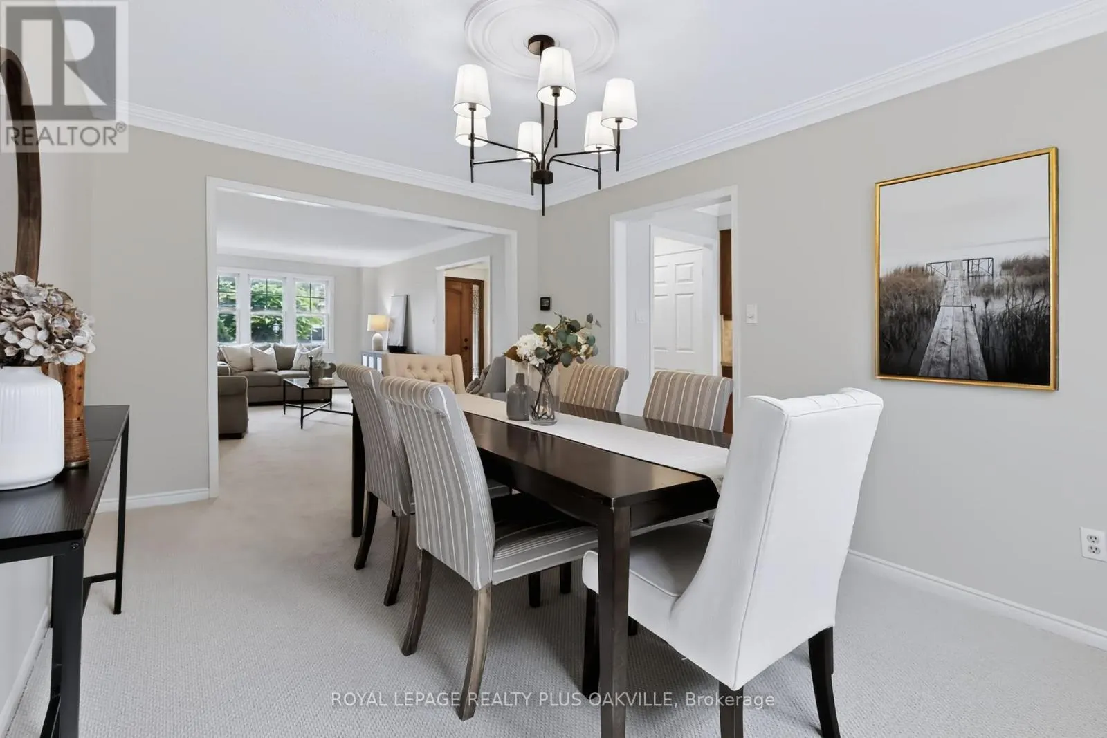 279 HICKORY CIRCLE