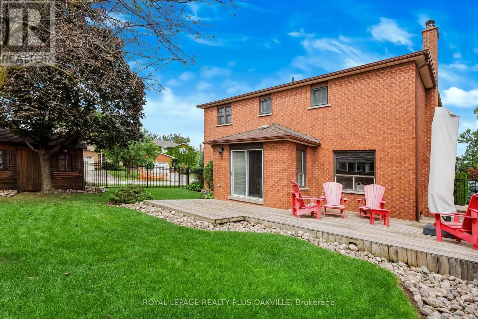 279 HICKORY CIRCLE