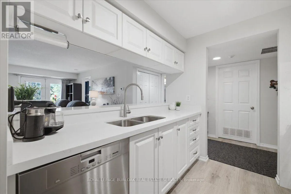 E305 - 216 PLAINS ROAD W