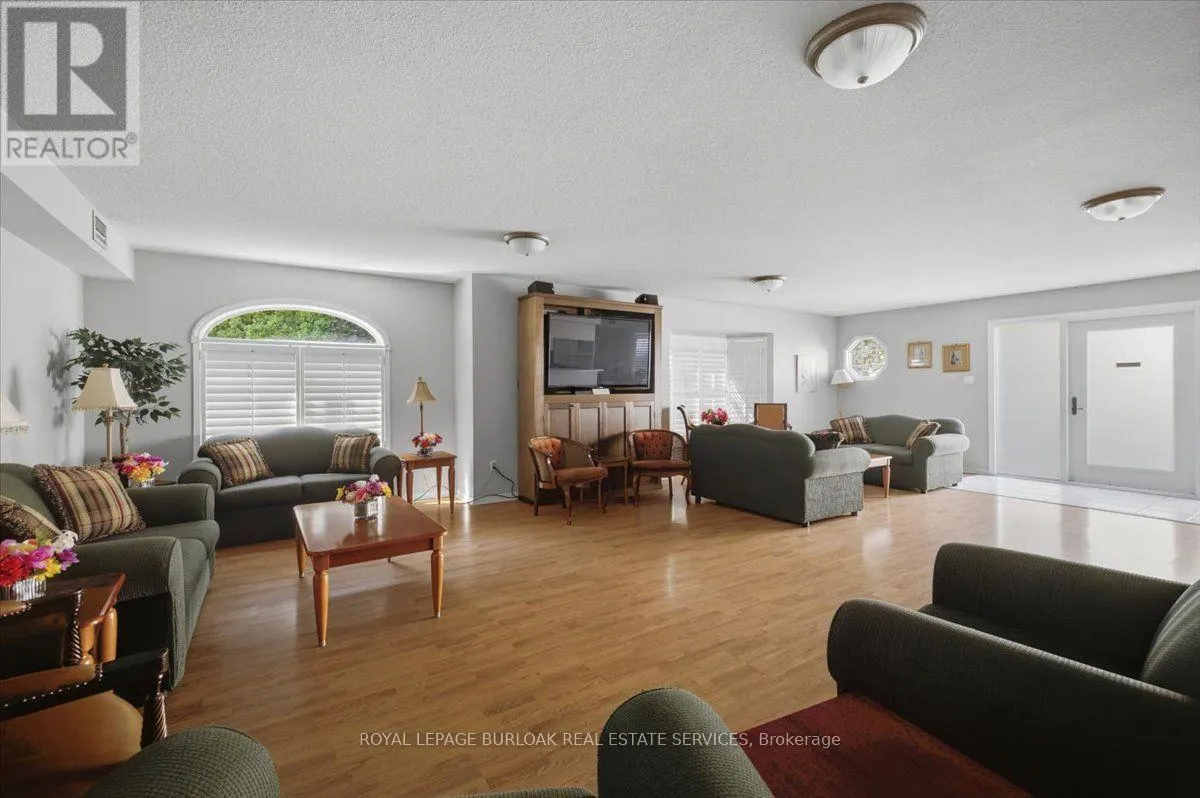 E305 - 216 PLAINS ROAD W