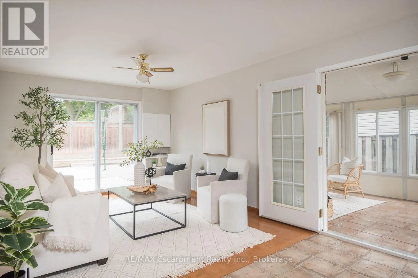 1237 REDBANK CRESCENT