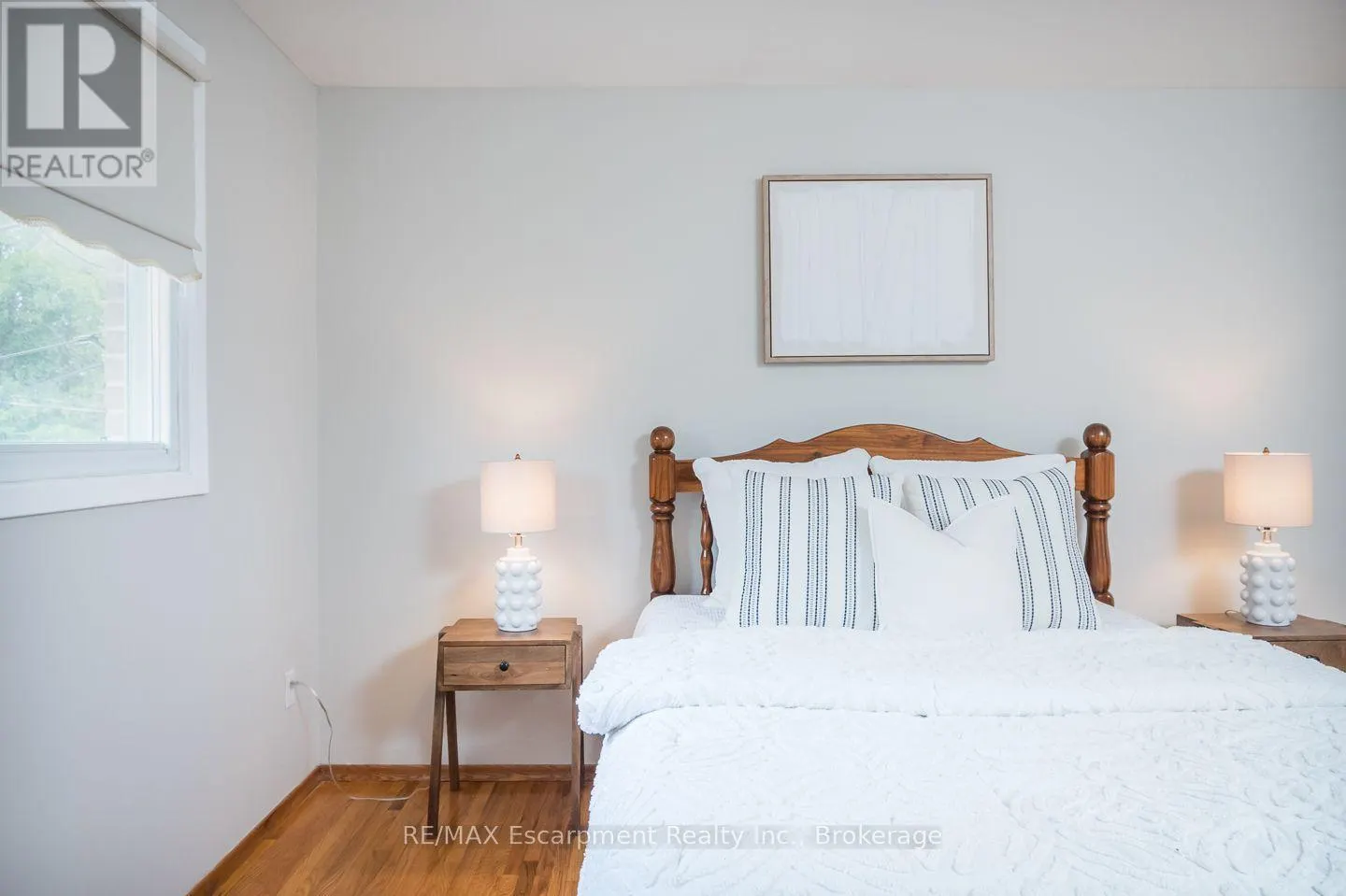 1237 REDBANK CRESCENT