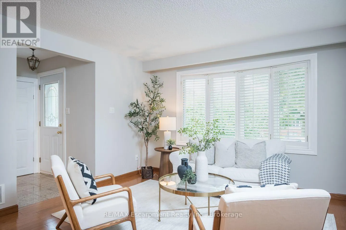 1237 REDBANK CRESCENT