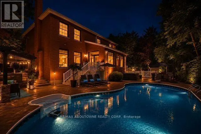 324 OAKRIDGE COURT