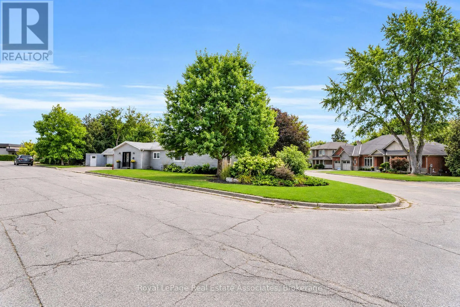 11 CHURCHILL CRESCENT